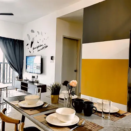 Alanis Residence Sepang Klia Kota Warisan Exterior photo
